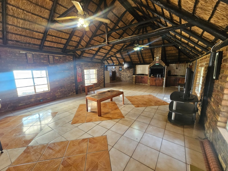 5 Bedroom Property for Sale in Bedelia Free State